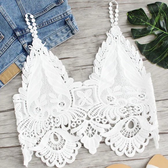 Tops - LAST ONE! Lace V Neckline Crop Cami Top